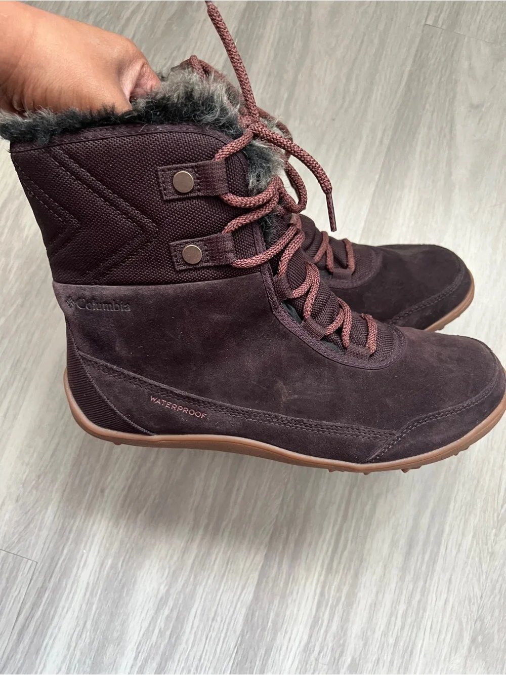 Columbia Waterproof Faux Fur Lace-Up Winter Snow Boots Women’s Size 10 Plum